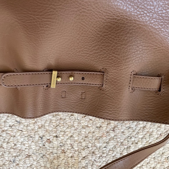 Matt and Nat Bucket Bag and matching cosmetics bag - Picture 4 of 4